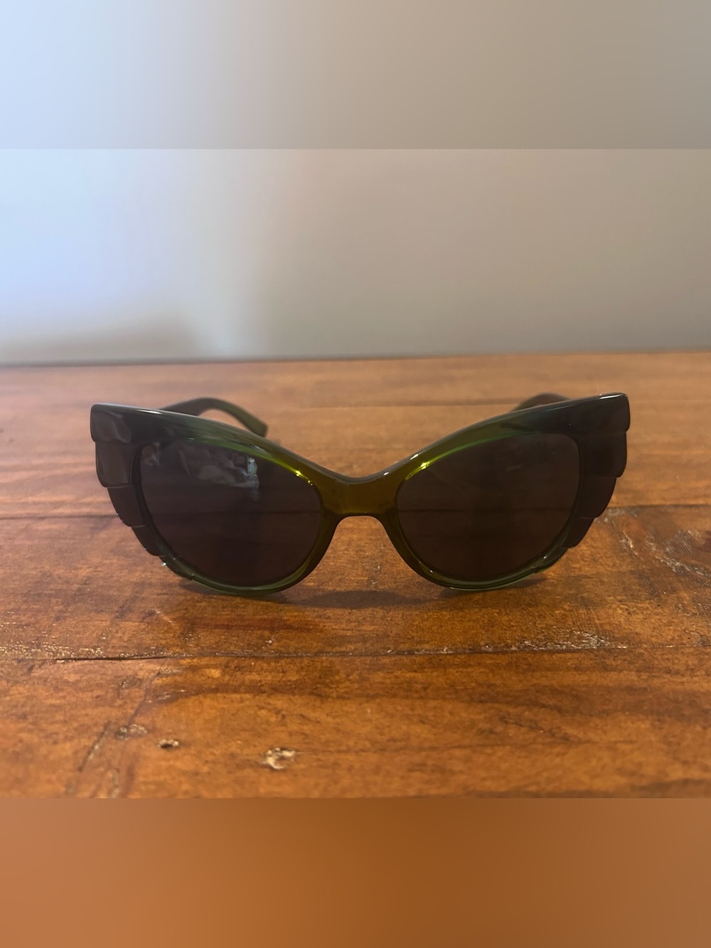 Tory Burch SleekRetro Inspired Cat-Eye 55mm Dark Green Translucent Frame w/Case.